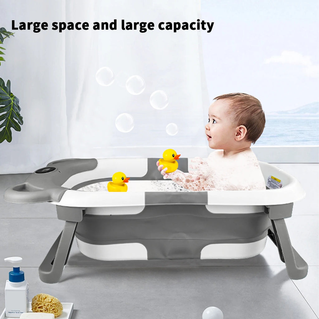 The children's bathtub is equipped with a bath pad