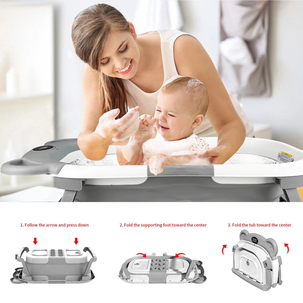 The children's bathtub is equipped with a bath pad